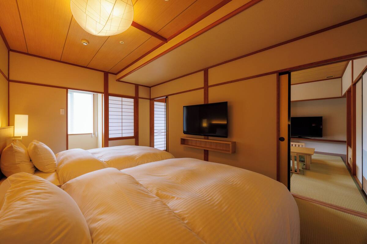 Suite, Bebas Asap Rokok, pemandangan danau (Japanese-Style / Renovated 2025) | Selimut bulu angsa, brankas, Wi-Fi gratis, dan didekorasi berbeda-beda