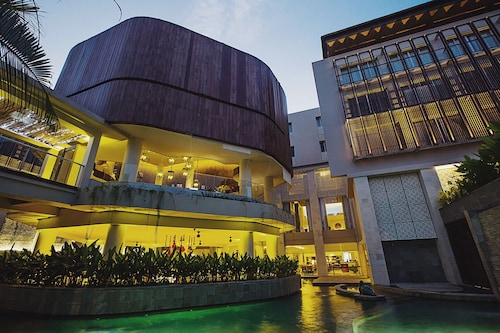 Bali Paragon Resort Hotel