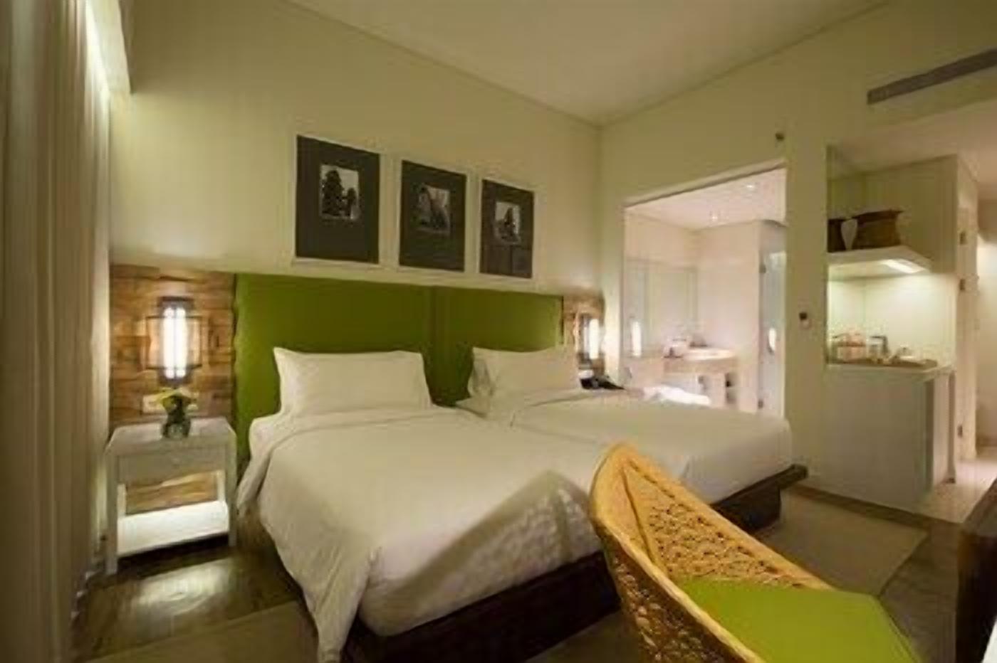 Ropa de cama de alta calidad y minibar 