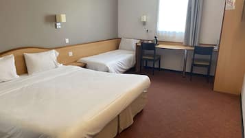 Tremannsrom – superior, 1 soverom | Sengetøy av topp kvalitet, skrivebord og wi-fi (inkludert)