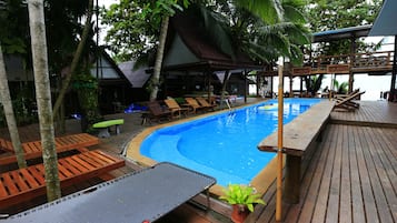 Outdoor pool, pool loungers