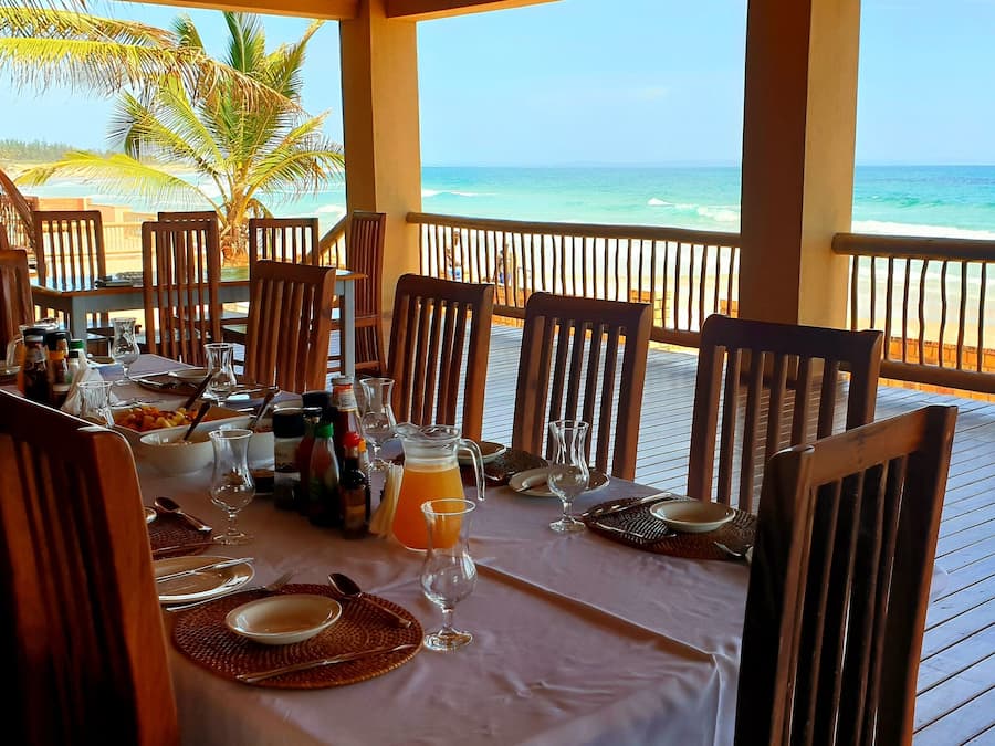 Se sirven desayunos y cenas, mariscos