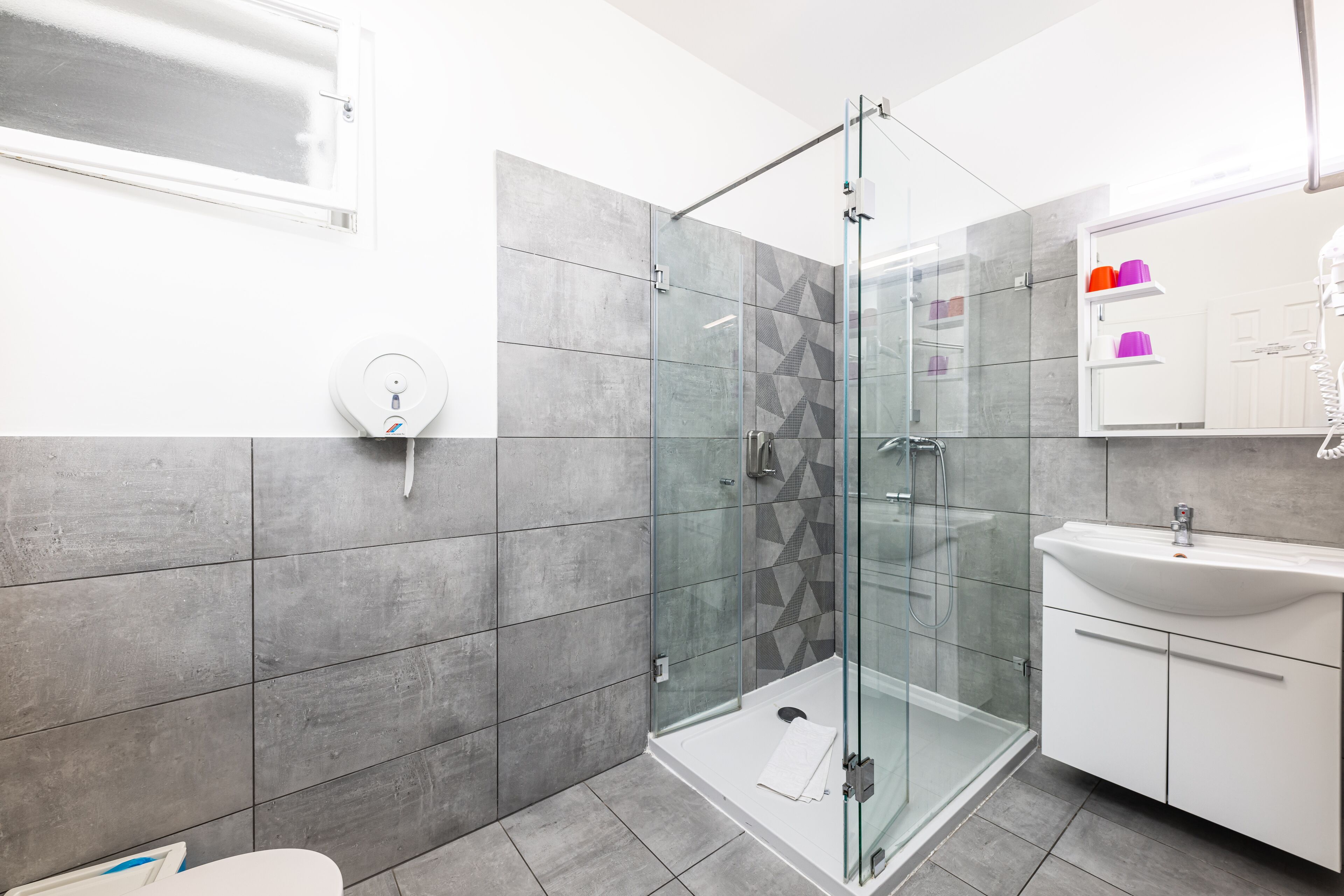Large Studio | Bathroom