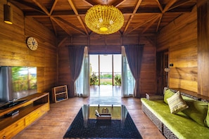 Grand Suite, Sea View | Living area