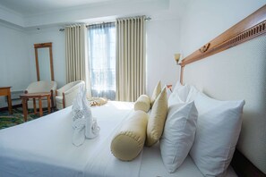 Deluxe Triple Room - Araliya Green Hills - Where Historic Charm Mingles with Natural Beauty (Nuwara Eliya)