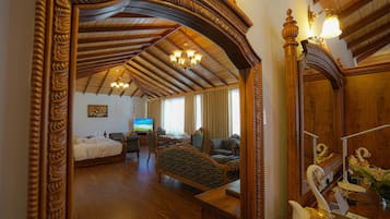 Chambre Présidentielle, 1 très grand lit | Literie de qualité supérieure, couette en duvet d'oie, minibar