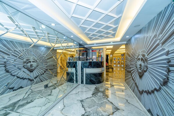 Reception - Luce Suite Hotel (Istanbul)