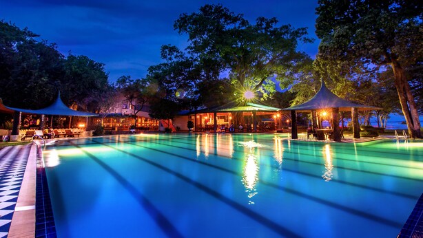 Kolam renang outdoor