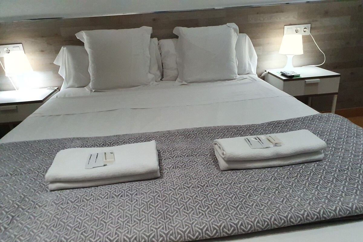 In-room safe, desk, cots/infant beds, free WiFi