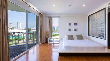2 Bedroom Apartment with Sea View (Free WIFI in room) | 2 hálószoba és íróasztal