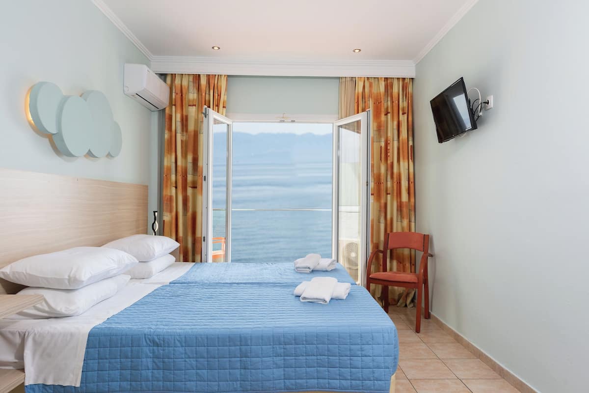 In-room safe, soundproofing, WiFi (free), bed sheets