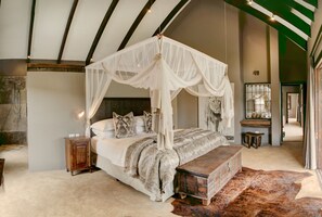 Superior 3 bedroom Self-Catering and pool | Coffre-fort, bureau, rideaux dâobscurcissement