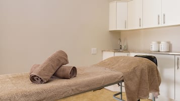 Salas de tratamiento para parejas y masajes con piedras calientes
