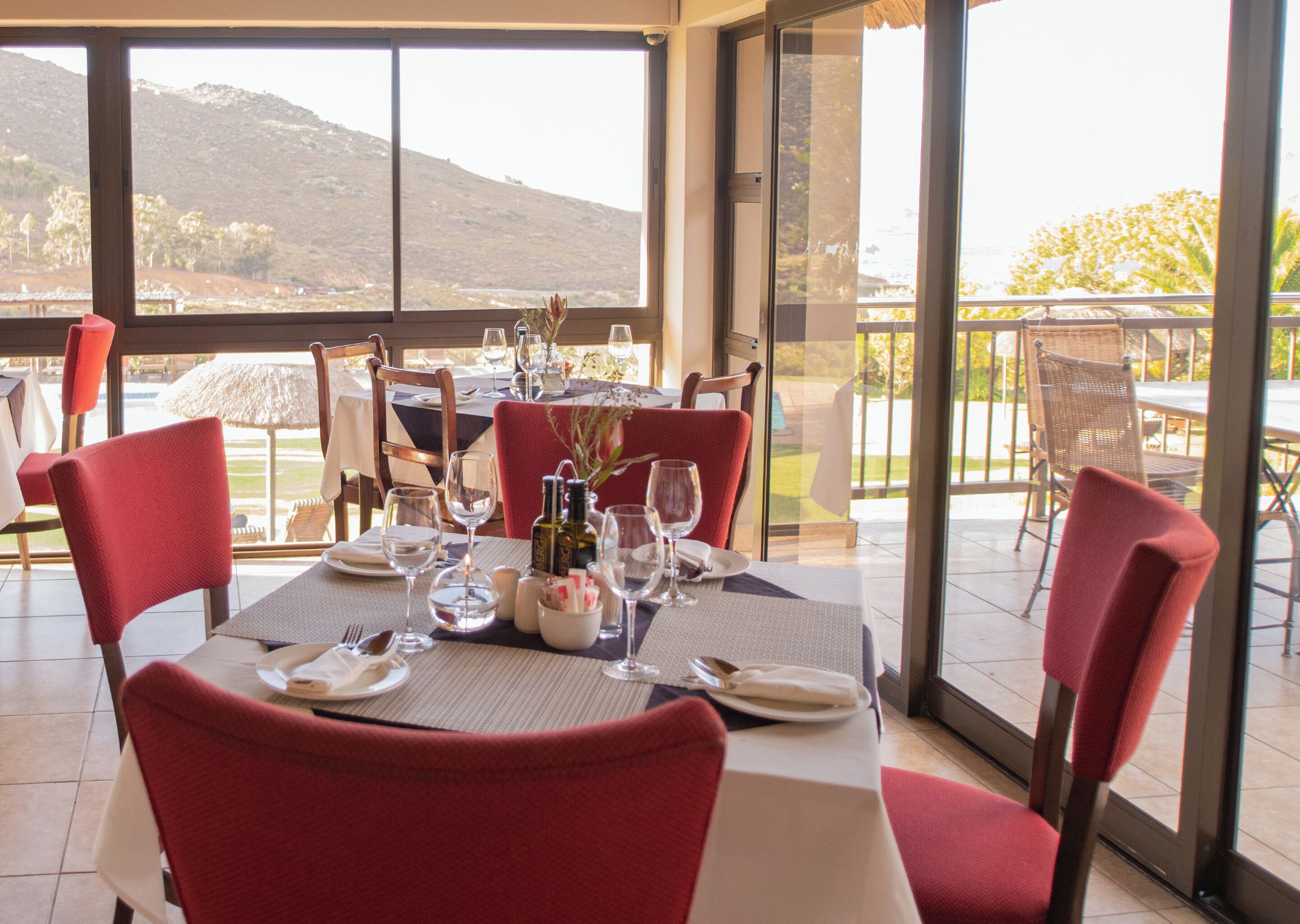 breakfast, lunch and dinner served