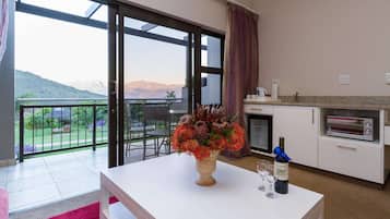 Deluxe Double Room | Premium bedding, in-room safe, desk, laptop workspace