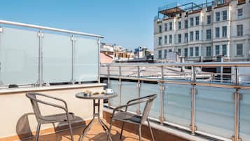 Standard Triple Room | Premium bedding, down comforters, in-room safe, soundproofing