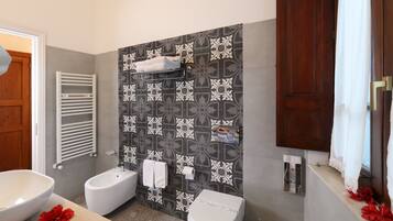 Economy Double Room | Bathroom | Shower, free toiletries, hair dryer, bathrobes