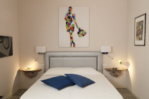 Premium bedding, down duvets, minibar, in-room safe - Porta Di Mezzo Luxury suites and rooms (Taormina)