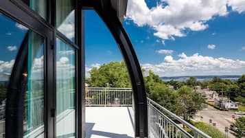 Ylelliset vuodevaatteet, pillowtop-patjalliset sängyt