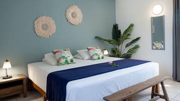 Suite, 1 Bedroom, Balcony, Ocean View | 1 bedroom, in-room safe, individually decorated, desk