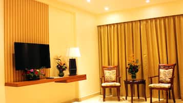 Executive Club | Living area | LED TV