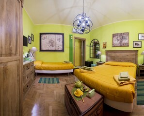 Habitación triple Confort | Ropa de cama de alta calidad, minibar, mobiliario individual