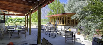 Crowsnest Vineyards Guesthouse
