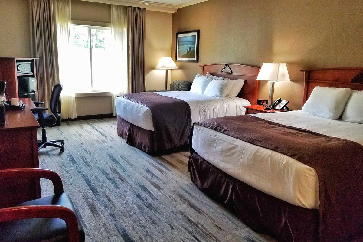 in-room safe, desk, iron/ironing board, rollaway beds