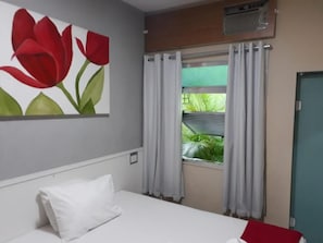 Frigobar, camas extras/dobráveis (sobretaxa), Wi-Fi de cortesia