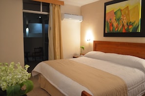 Standardzimmer | Zimmersafe, Bügeleisen/Bügelbrett, kostenlose Babybetten, Zustellbetten