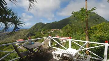 Superior Cottage, 2 Twin Beds, Kitchenette, Ocean View | Balcony