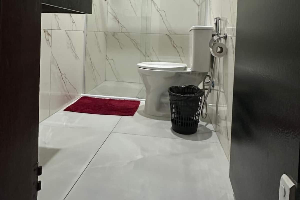 Phòng 4 dành cho gia đình | Chăn bông, minibar, bàn, bàn ủi/dụng cụ ủi quần áo