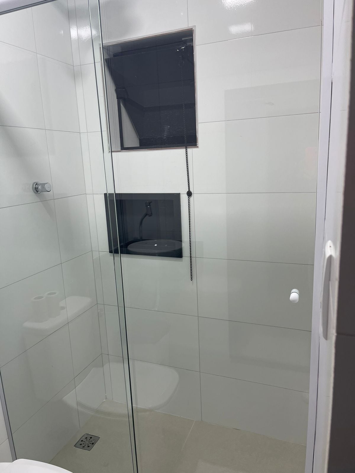 triple room | bathroom | shower, free toiletries, slippers, towels