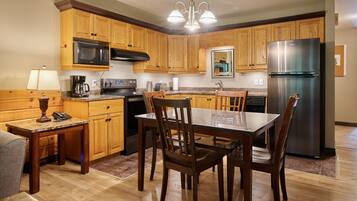 Taulutelevisio, takka, DVD-soitin