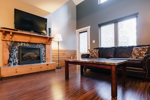 42-inch flat-screen TV with cable channels, TV, fireplace - Marblewood Village Resort (Steady Brook)