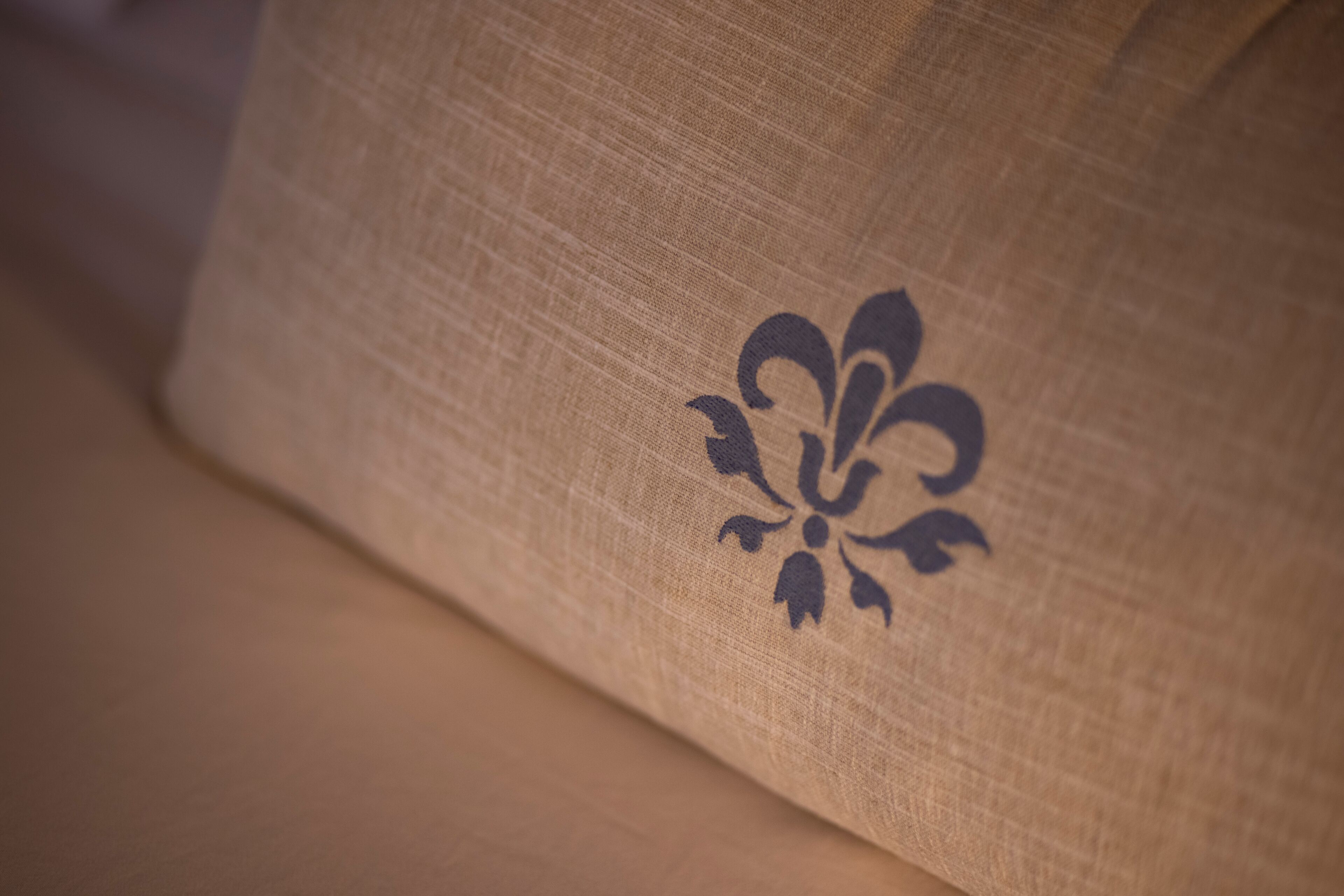 standard room, 1 king bed | 1 bedroom, egyptian cotton sheets, premium bedding, down duvets