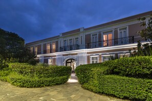 Fachada de la propiedad