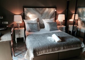 Minibar, in-room safe, desk, blackout curtains - Villa Das Mangas Garden Hotel (Maputo)