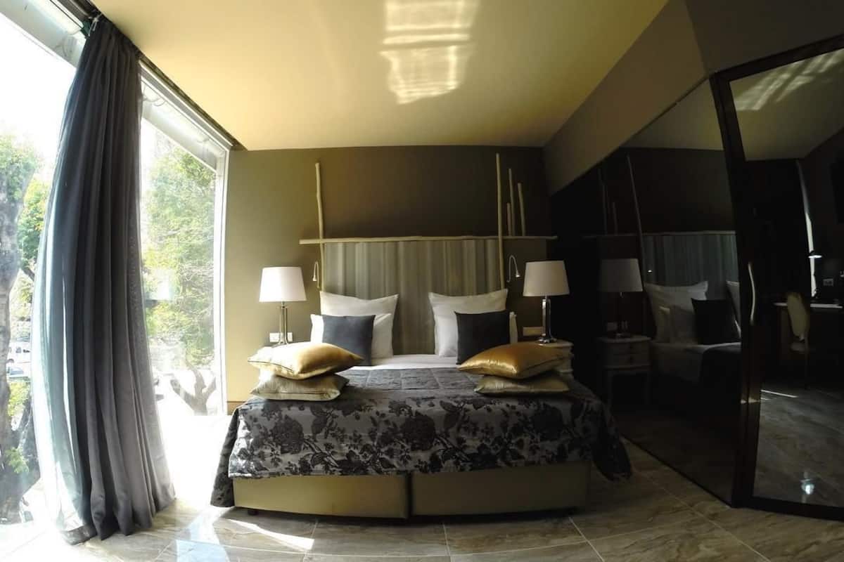 Suíte superluxo | Frigobar, cofres nos quartos, escrivaninha, cortinas blackout