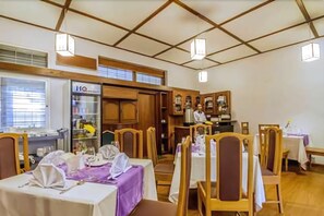 Spécialités Cuisine locale et internationale