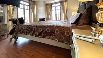 Superior Suite | Premium bedding, down duvets, pillow-top beds, blackout curtains