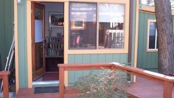 Signature Studio Suite, Private Bathroom (Studio Suite) | Terrace/patio