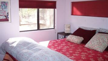 Signature Studio Suite, Private Bathroom (Studio Suite) | 1 bedroom, iron/ironing board, free WiFi