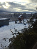 Fachada de la propiedad por la tarde o noche