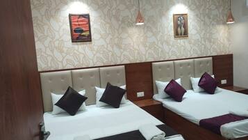 Family Room | Individually decorated, individually furnished, soundproofing, free WiFi