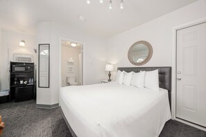 Free WiFi, bed sheets - Deep Water Inn (Chelan)