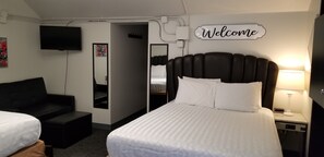 Room, Multiple Beds, Refrigerator & Microwave | Free WiFi, bed sheets - Deep Water Inn (Chelan)