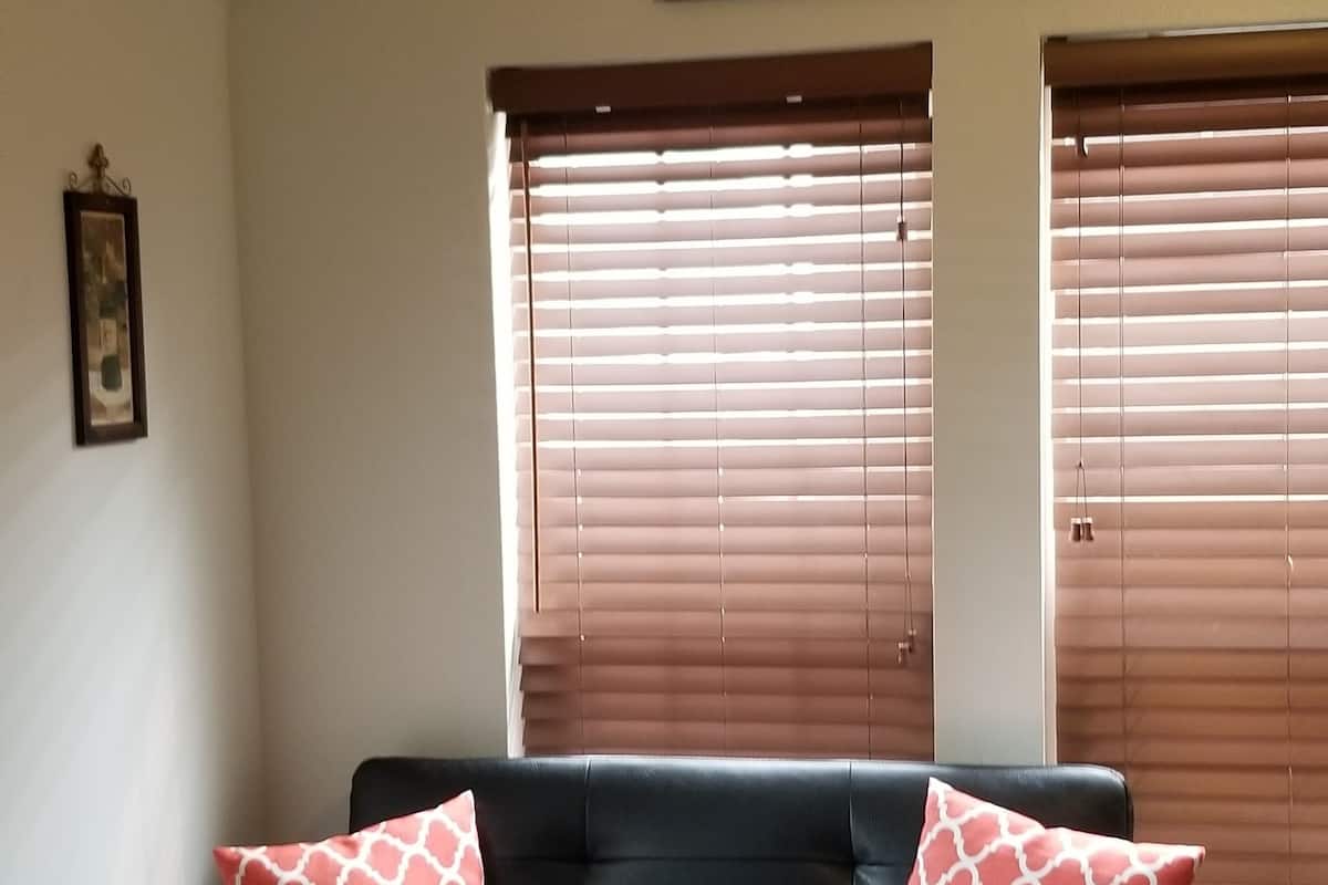 Habitación, 1 cama de matrimonio con sofá cama, frigorífico y microondas | Wifi gratis y ropa de cama