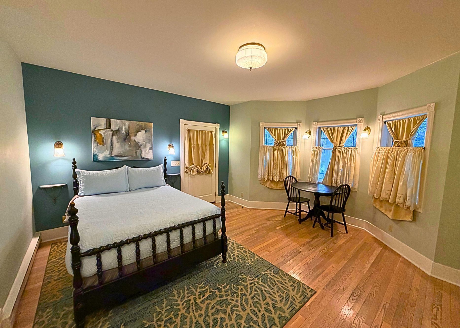 Habitación, 1 cama de matrimonio | Tabla de planchar con plancha, wifi gratis, ropa de cama