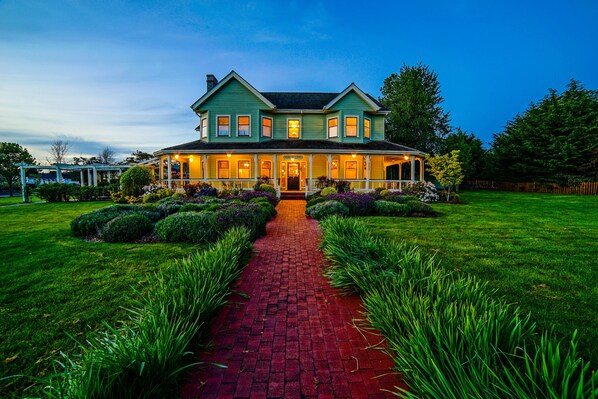 Garden - The Edenwild Boutique Inn (Lopez Island)